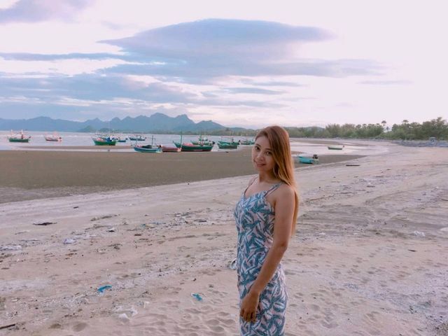 หาดบ้านใหม่ ด้านหลัง เขากะโหลก 