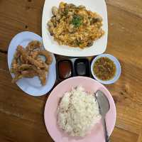ครัวป้าไก่ 🏡 ร้านบ้านๆ แต่รสชาติไม่ธรรมดา!