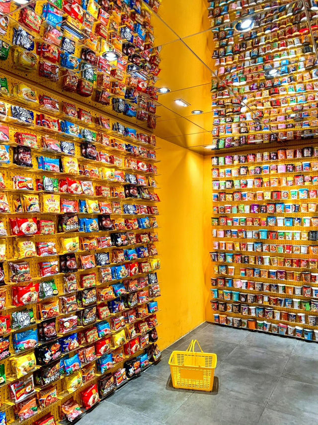 Chengdu’s Biggest Instant Noodle Wall 🍜🇨🇳✨