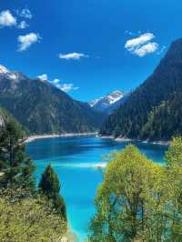 📍Jiuzhaigou — A Fairytale Hidden in the Mountains