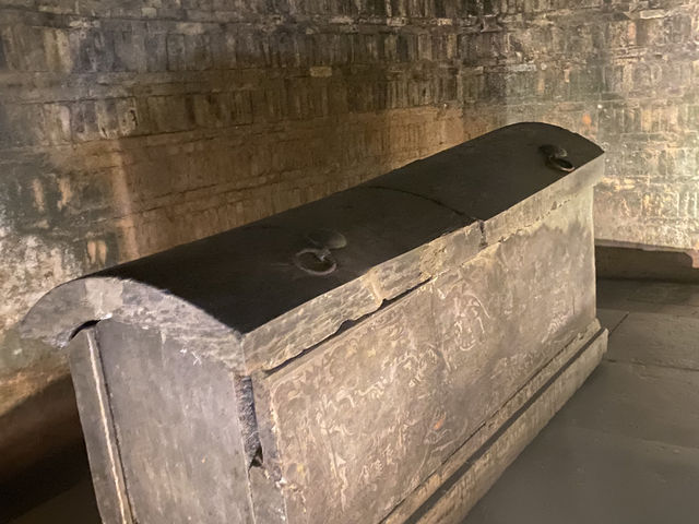 ⚰️🏛️ Underground Time Travel: Luoyang Ancient Tombs Museum