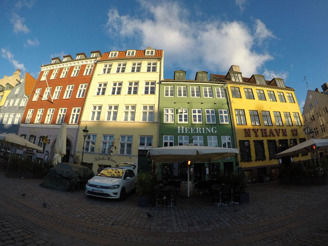 【ニューハウン（Nyhavn）｜コペンハーゲン 「運河沿いのカラフルな街並み、北欧らしさを体感できる絶景エリア」】