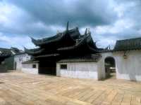 “Yixing Pagoda: The Timeless Sentinel of the Lake”