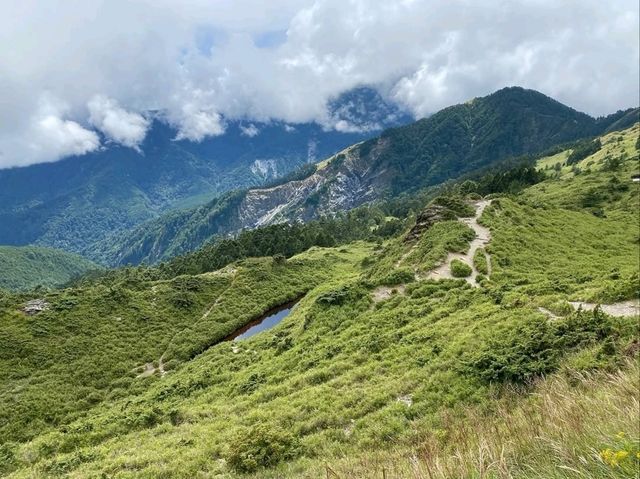 Easy Peak Feels at Shimenshan Trail