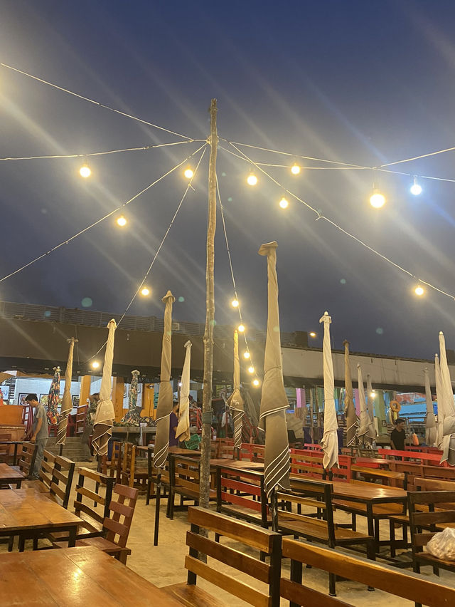 เจ๊อึ่งซีฟู๊ด ร้านริมหาดแม่รำพึง จ.ระยอง