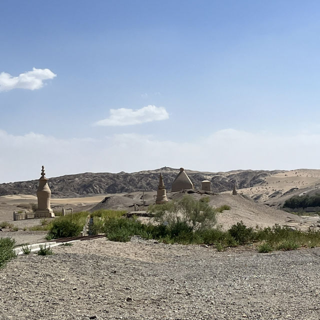  A Perfect Day in Dunhuang — Desert, Art, and Night Vibes