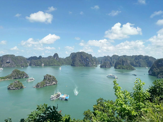 探索神秘的跳島之旅～下龍灣