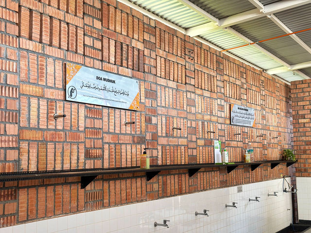 Masjid Cyberjaya 10 – A Modern Mosque in the Heart of a Smart City 