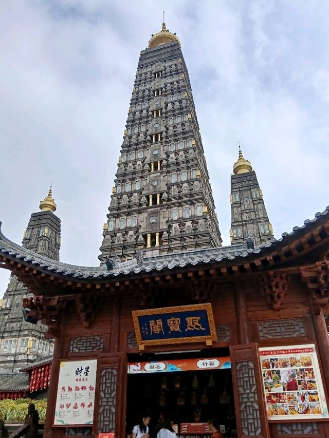ที่เที่ยวในเฉิงตู วัดหลงซิง (龙兴寺)