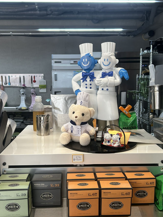 아기자기한 갤러리같은 분위기의 고품격 디저트 카페 🍀🤍 아기자기한 갤러리같은 분위기의 고품격 디저트 카페 🍀🤍