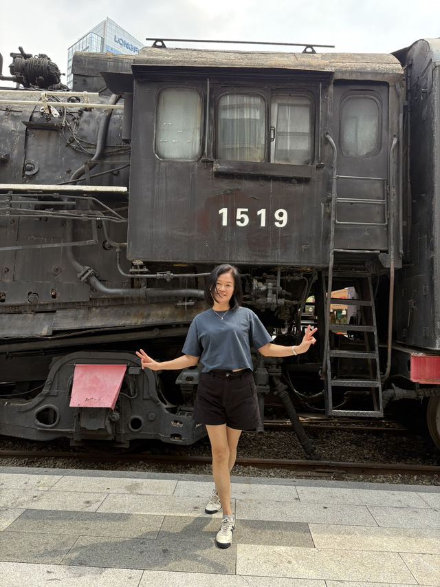 Chengdu Travel Diary: From Old Charm to Modern Glam 🐼🎋🧋🚂🍛