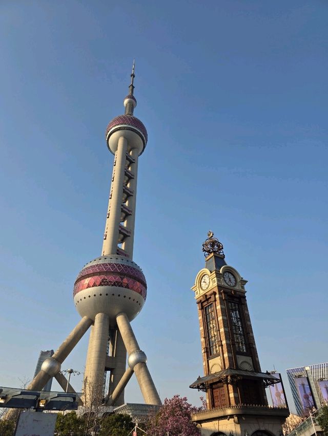 หอไข่มุก เซียงไฮ้ (Oriental Pearl Tower) หอไข่มุก เซียงไฮ้ (Oriental Pearl Tower)