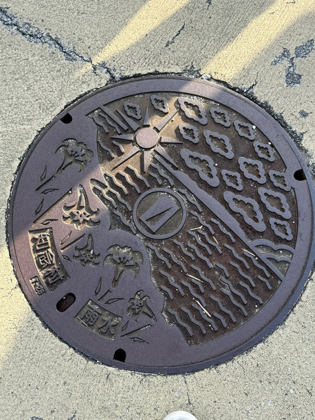 沖繩齋場御嶽周邊｜從聖域到市集的轉身：小物商店裡的祈願與生活之美