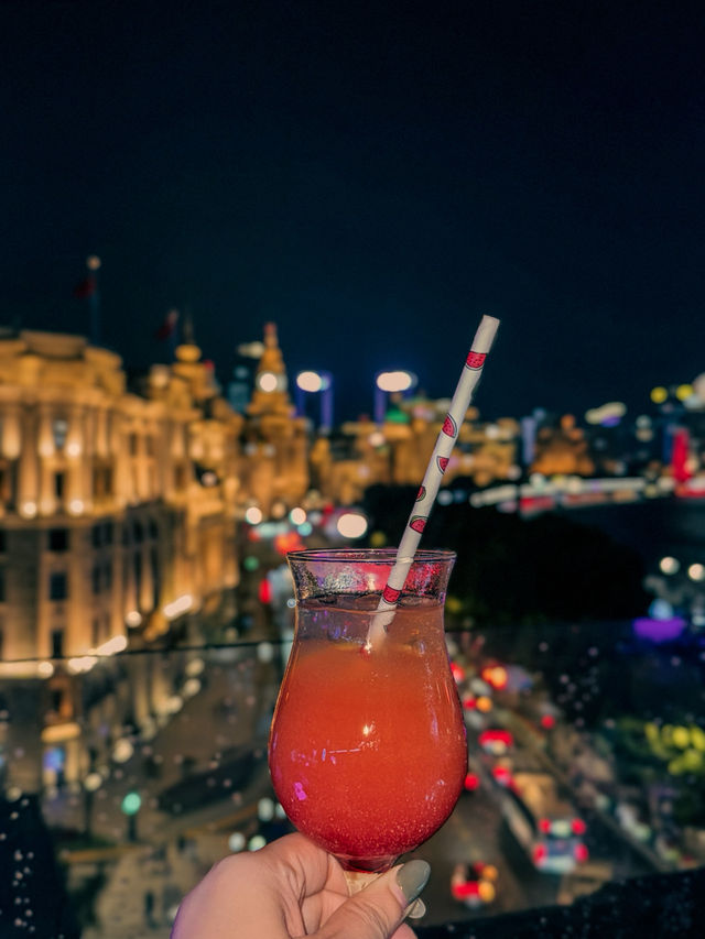 Night lights at The Bund ✨