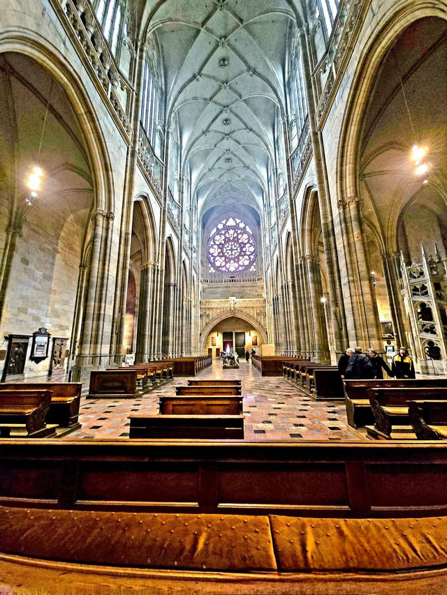 성 비투스 대성당 (St. Vitus Cathedral) 성 비투스 대성당 (St. Vitus Cathedral)
