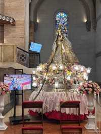 Manila Cathedral -  Stunning architecture