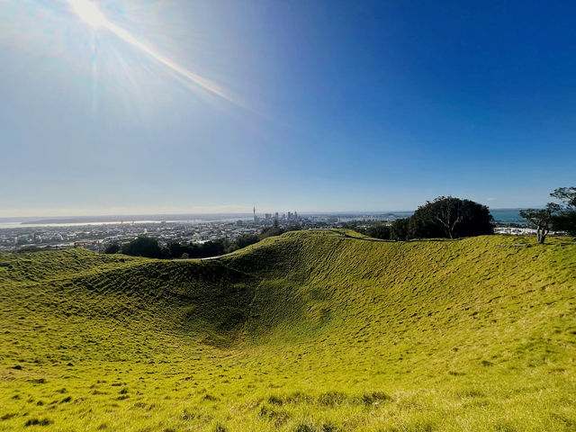 Crater Calm & City Crown Crater Calm & City Crown