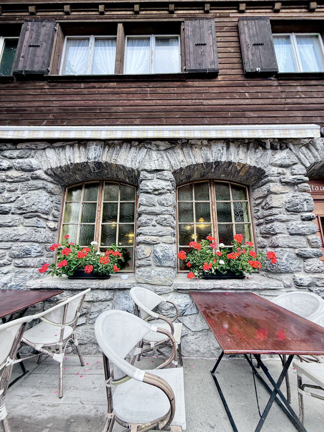 Mürren: Where Bond’s Peak Meets Alpine Charm Mürren: Where Bond’s Peak Meets Alpine Charm