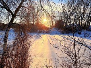 Plainfield Winter Limited Ski Experience |Ottawa Park Snow Sunset Super Healing

Every winter there must be a reason to run wild in the snow, this time I chose Plainfield, like natural scenery must not miss, this town hides a winter limited photo spot - Ottawa Park! On a sunny afternoon, stepping on the snow, skiers through the white natural forest, the distant sunset, tree shadows and fountain outlines with ice and snow, romantic atmosphere is full, definitely the first choice for outdoor healing.

Ottawa Park winter skiing guide

Ottawa Park is located at 60544 in Plainfield, Illinois. Because it belongs to the community-type park, no tickets, free entry and exit, especially suitable for not want to go to the crowded mainstream ski resort, just want to slowly hea