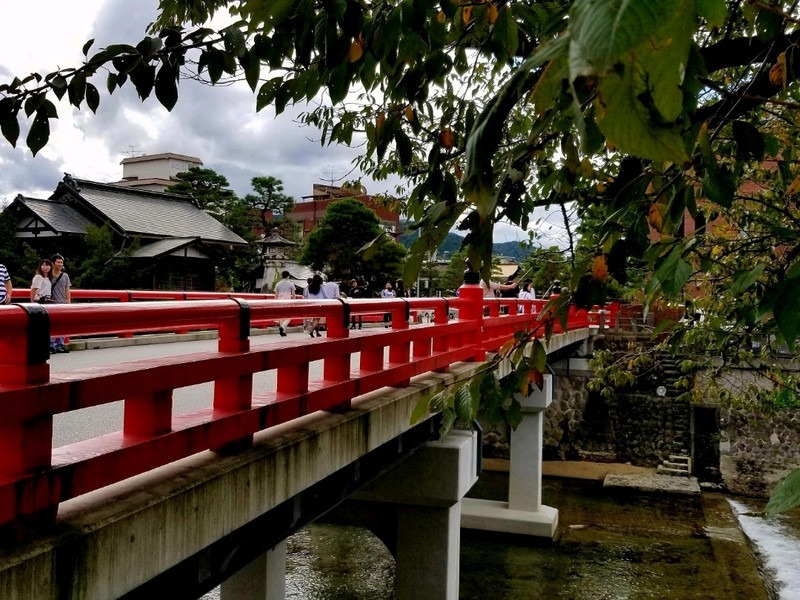 高山市中橋を散策：朱色の欄干と四季の風情。 | Trip.com 高山市