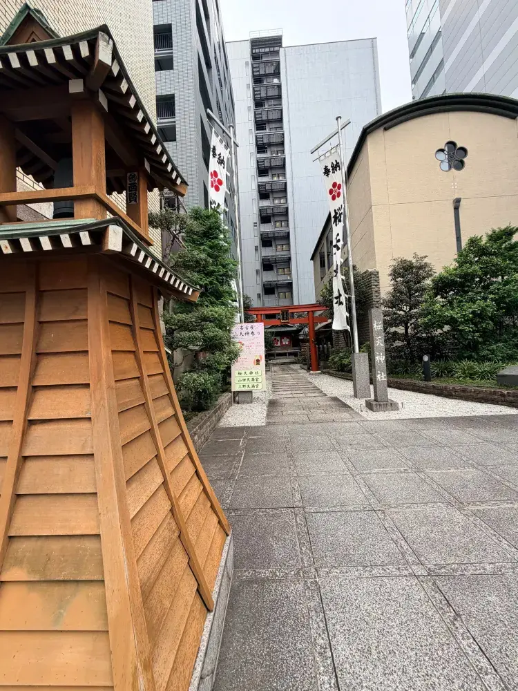 名古屋の市街地を散策するなら、ぜひこのひっそりと佇む小さな神社に立ち寄ってみてください！