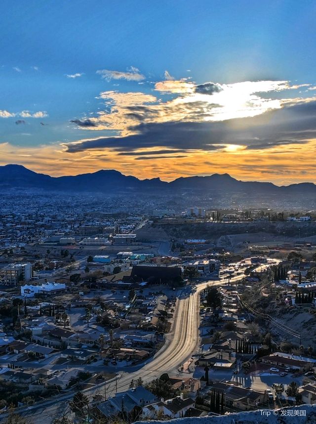 Breathtaking view of two Countries! 