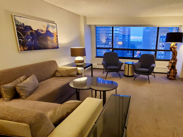 🏨 Modern Comfort at Calgary Marriott Hotel 