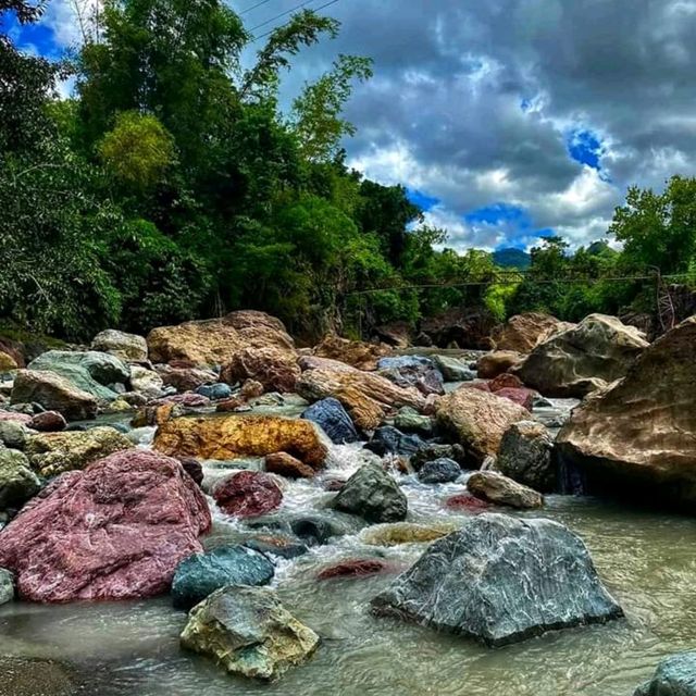The Gems of Sibalom, Antique