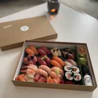 英國曼徹斯特 ~ out of the blue入面的外賣壽司店