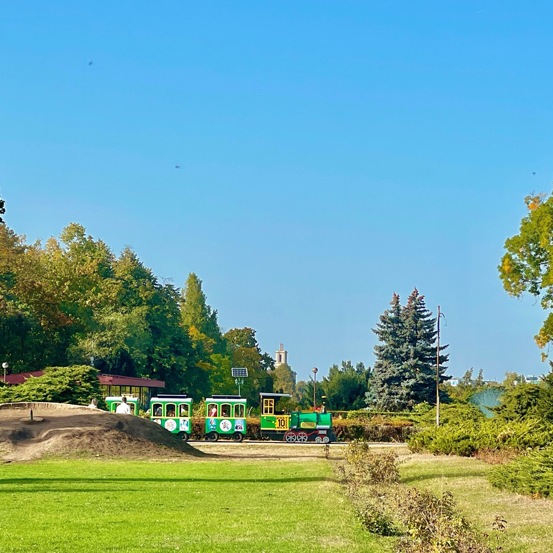 ブカレストで最大の公園：キングミハイ1世公園