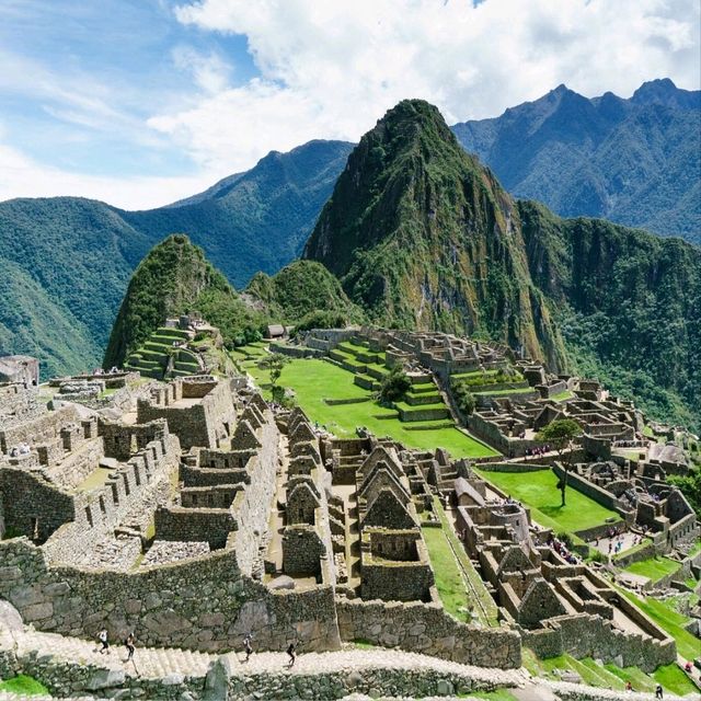 Hiking the Inca Trail to Machu Picchu: the challenging hiking adventure in Peru! 