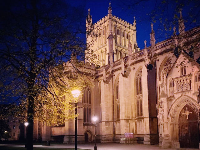 Bristol: A Day of History, Art, and Waterfront Charm 🌊🎨