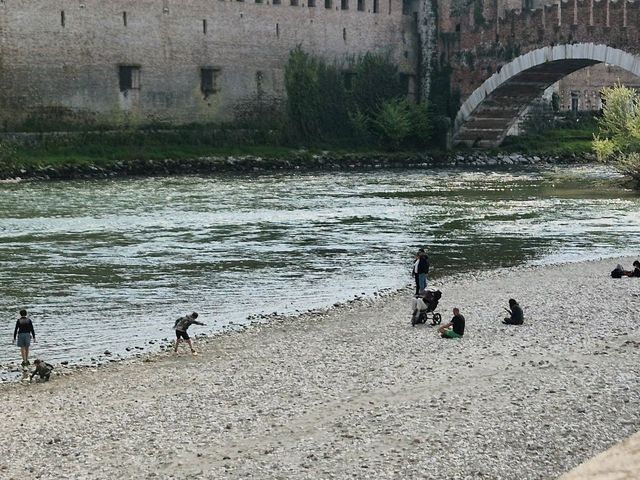 Skip a stone or lay on the warm rocks alonge this promenade!