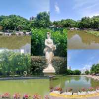 Shanghai, French quarter, nice statuettes show Western influence 
