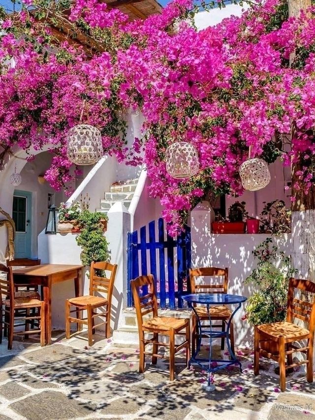 🏝️ Timeless Beauty in White and Blue – Paros, Greece