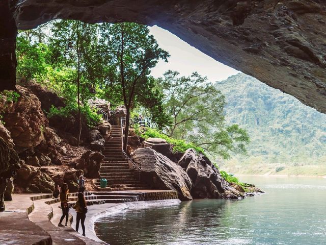 Explore the Underground Wonders of Phong Nha and Tien Son Caves in Vietnam