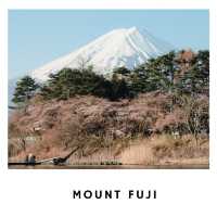 🗻 “เงาฟูจิเหนือผืนน้ำที่ Kawaguchiko”
