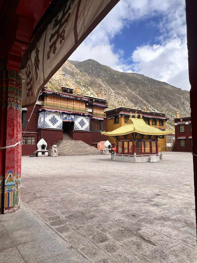 Visit Tsurphu Monastery in Tibet 🏔️🇨🇳 