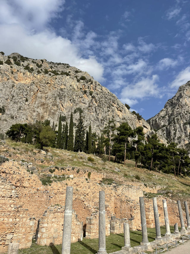 🏛️ Delphi – The Navel of the Ancient World 🌿✨