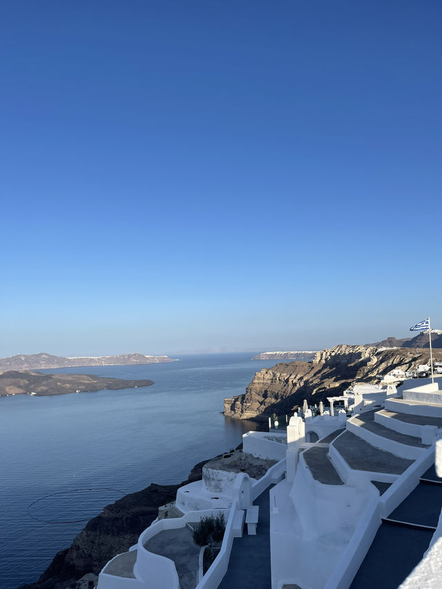 🏝️ Santorini – Aegean Dreams & Cliffside Charm 🌊✨