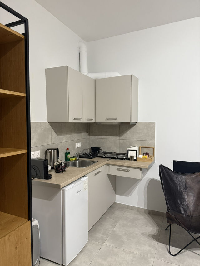Clean, Cozy & Convenient — Ideal for a Short Stay at Athens! 