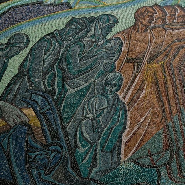 Art Spotting in Busy Tashkent 🎨🕌🚶