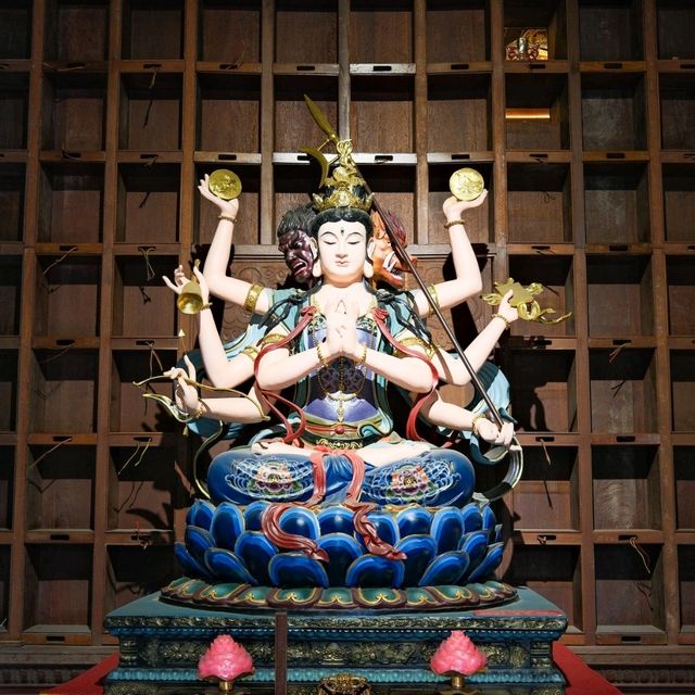 Beautiful Buddha Figures in the Taoist Temple – Yushan 🪷🙏✨