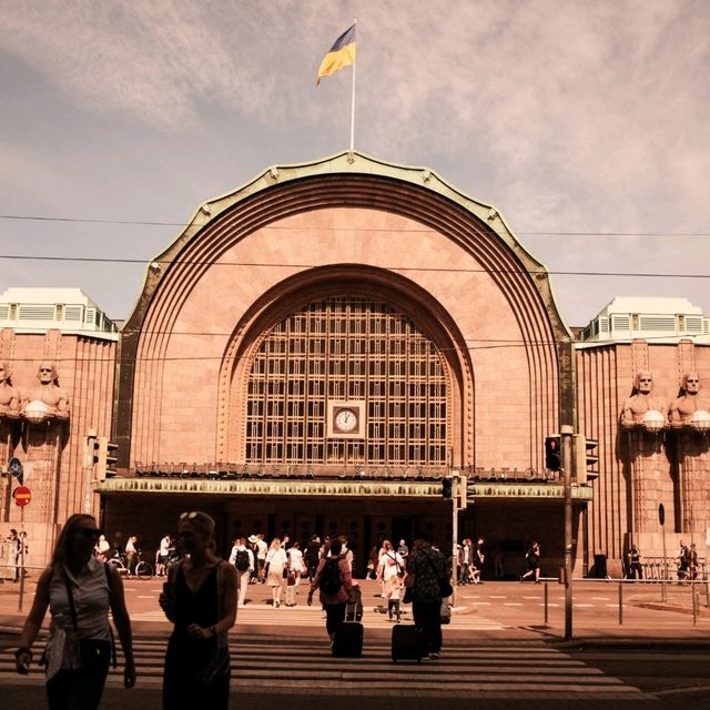 Helsinki Central Station – A Masterpiece in Stone 🚉🇫🇮