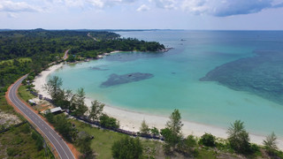 This Island Is 20 Minutes From Singapore, Has a Cable Car Over the Sea, and Almost No Foreign Touris
