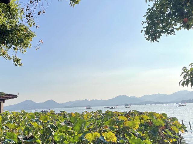 Hangzhou’s Stunning West Lake 