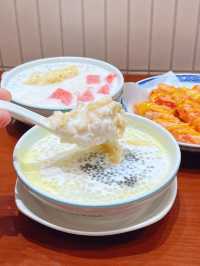 大家都喜歡來這裡吃下午茶🍨