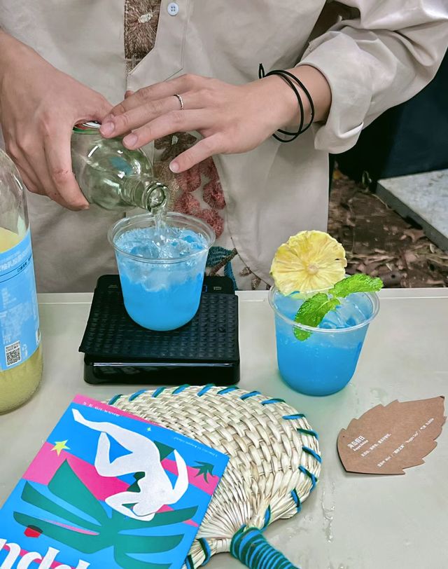 上海松弛感拉滿水藍色夏威夷派對