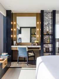 🌟 Phnom Penh's Top Hotels: Luxury & Culture 🏰✨