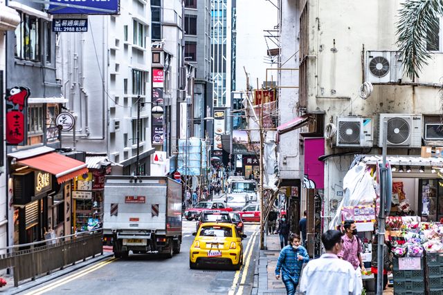 香港蘭桂坊：中環最熱鬧的夜市街區，外來遊客必打卡地！